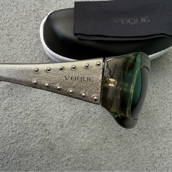Vintage Women’s Vogue Sunglasses VO2260S W961/5 Burgundy square Made in Italy main image 5